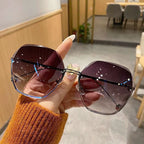 Wholesale Luxury Designer UV400 Metal Fashion Shades Sun Glasses Trendy Brand Designer Sunglasses