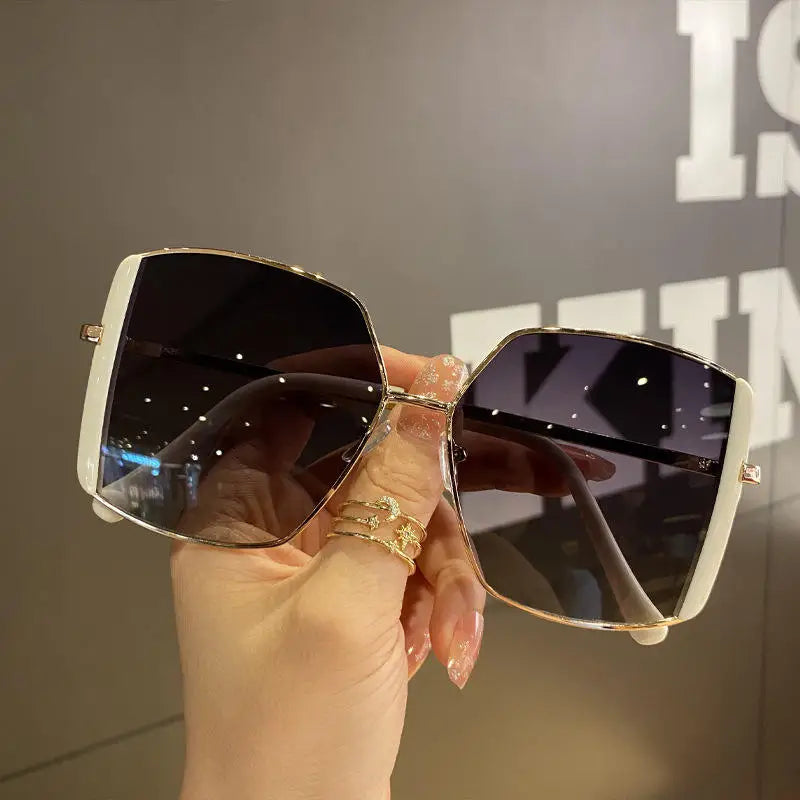 Fashion Shades Square Metal Frame Sunglasses UV400 Oversized Women Driving Protection Sunscreen Sunglasses